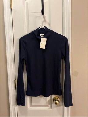 Women's Navy Long-Sleeve Mock Neck Top size small